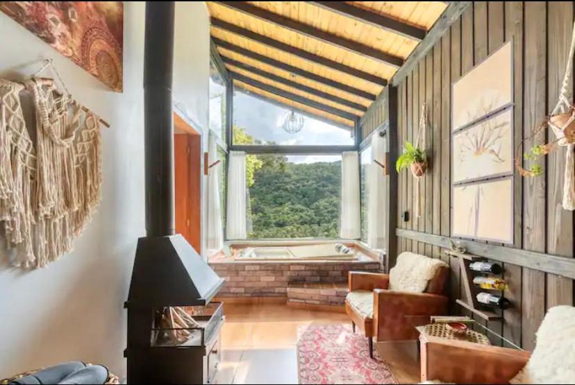 Cabana Sassafras Com Hidromassagem アウフレド・ヴァギネル エクステリア 写真