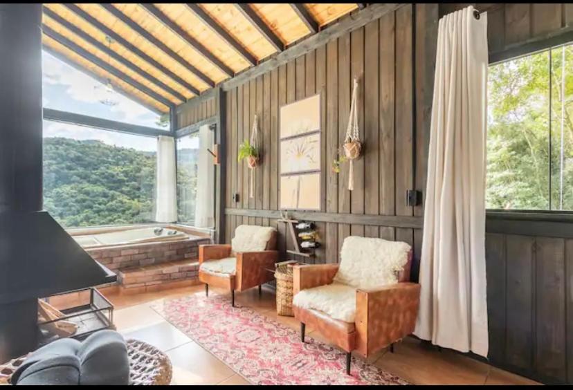 Cabana Sassafras Com Hidromassagem アウフレド・ヴァギネル エクステリア 写真
