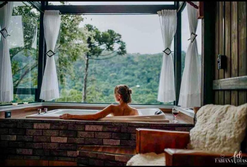 Cabana Sassafras Com Hidromassagem アウフレド・ヴァギネル エクステリア 写真