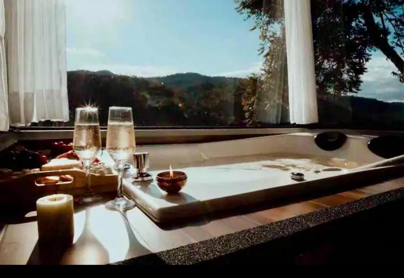 Cabana Sassafras Com Hidromassagem アウフレド・ヴァギネル エクステリア 写真
