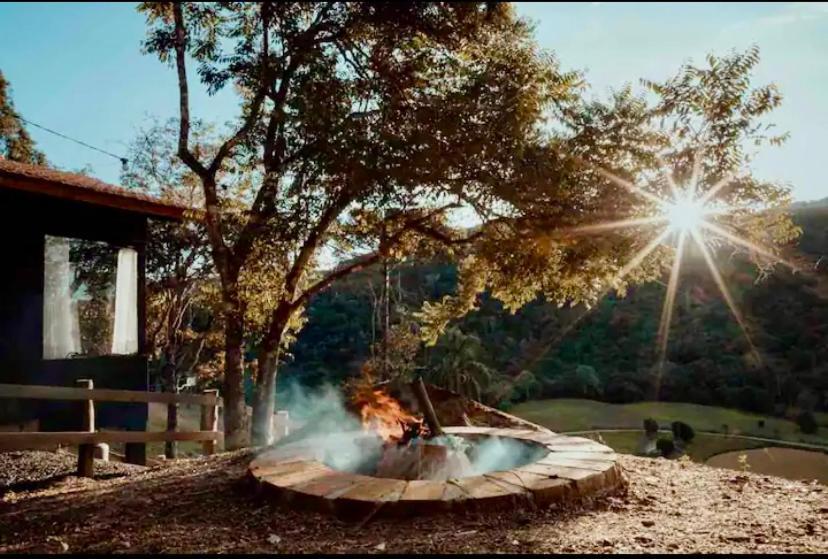 Cabana Sassafras Com Hidromassagem アウフレド・ヴァギネル エクステリア 写真